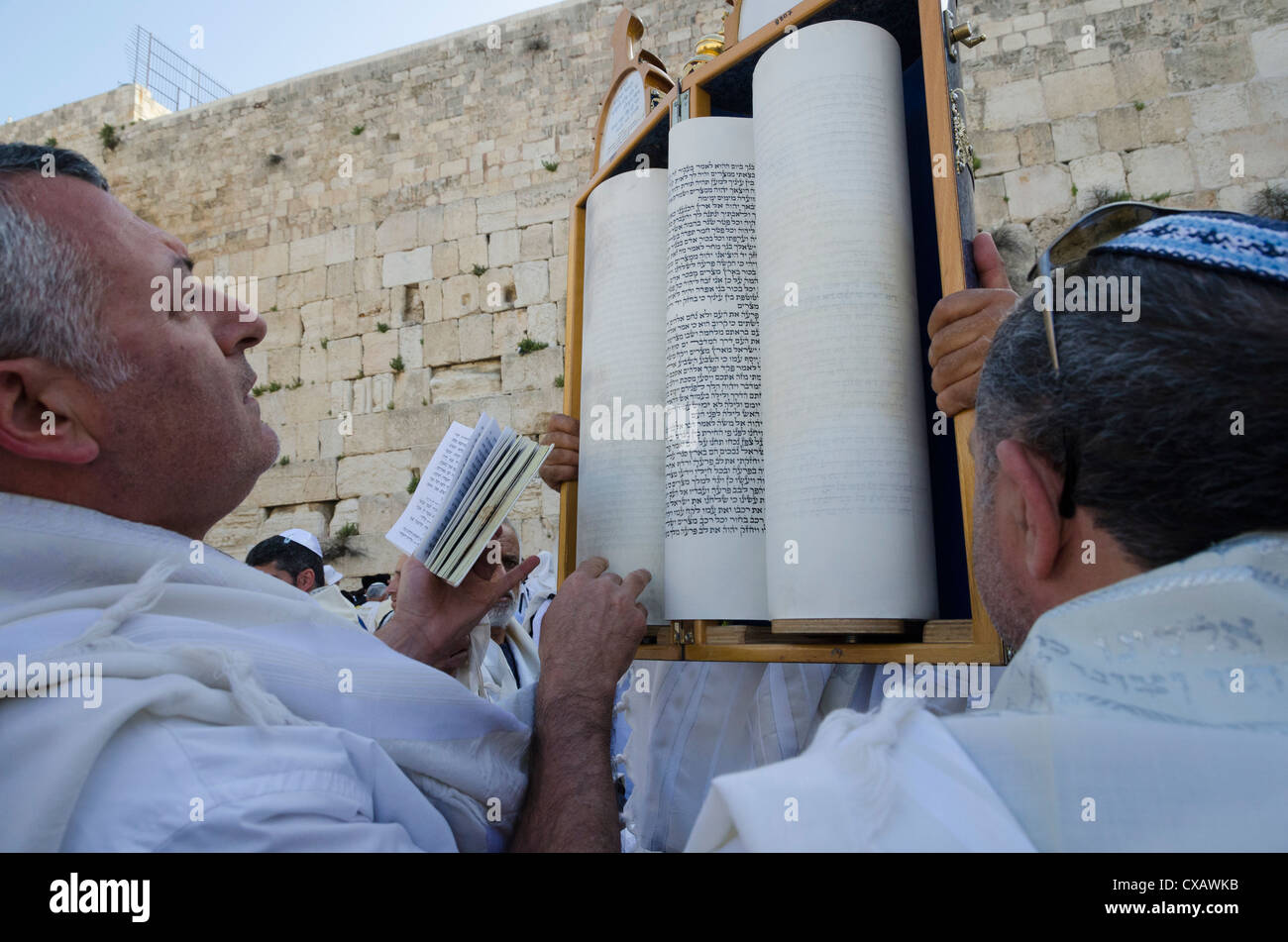 Traditionelle Cohens Segnung an der Klagemauer während der Pessach jüdische Festival, Altstadt, Jerusalem, Israel Stockfoto