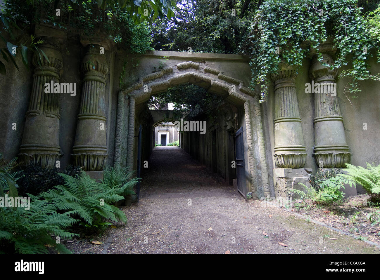Eingang zum ägyptischen Avenue, West Highgate-Friedhof, Highgate, London, England, Vereinigtes Königreich, Europa Stockfoto