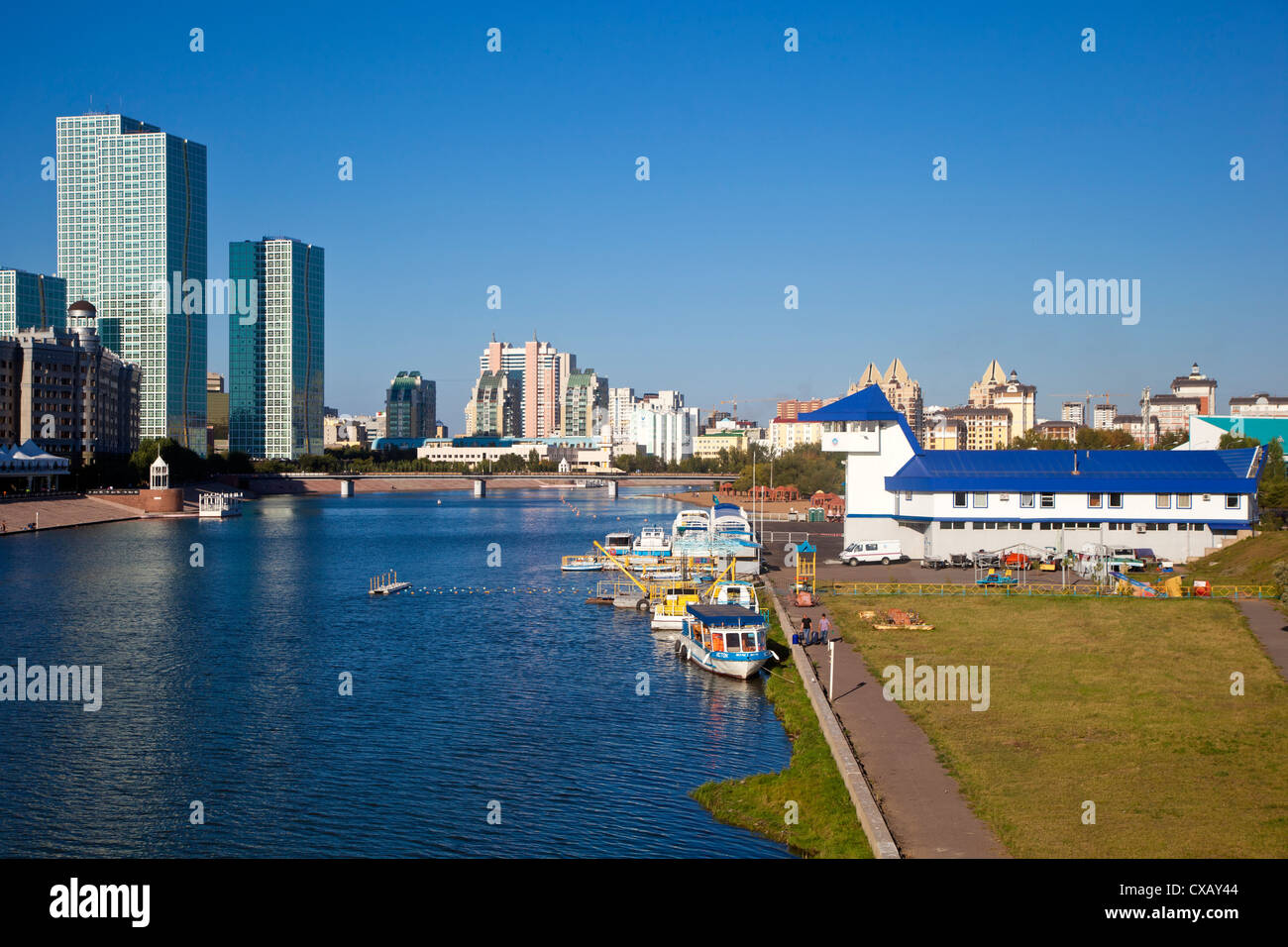 Blick auf Fluss Ischim, Astana, Kasachstan, Zentralasien, Asien Stockfoto