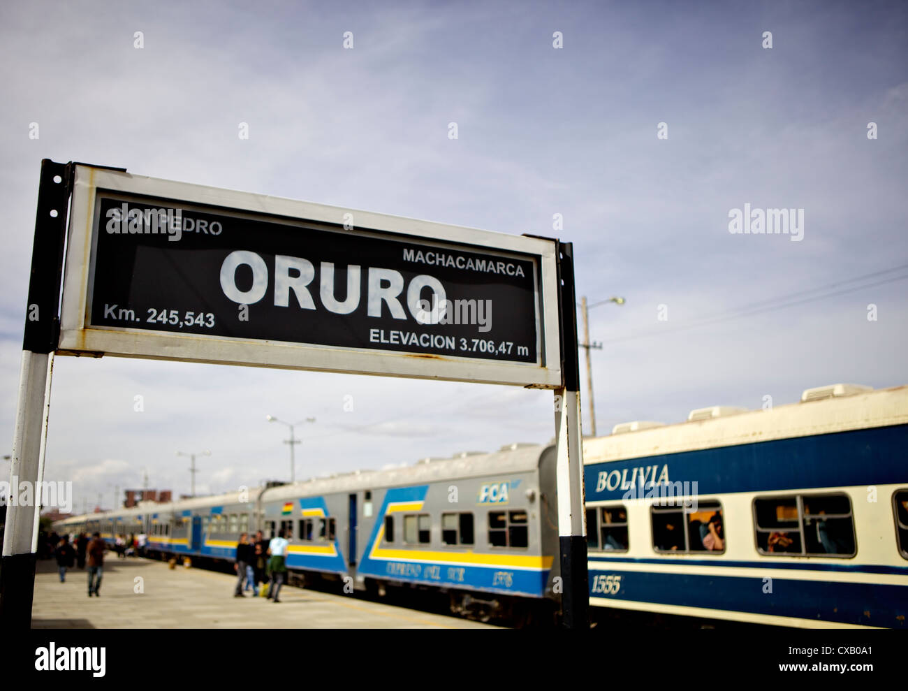 Oruro Zug und Bahnhof unterzeichnen, Bolivien, Südamerika Stockfoto