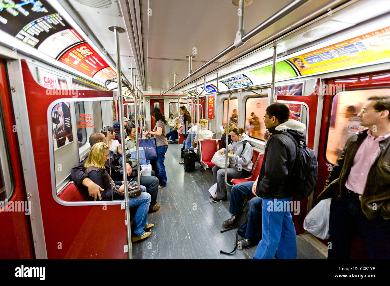 Innere des u-Bahn-Zug, Toronto, Ontario, Kanada, Nordamerika Stockfoto