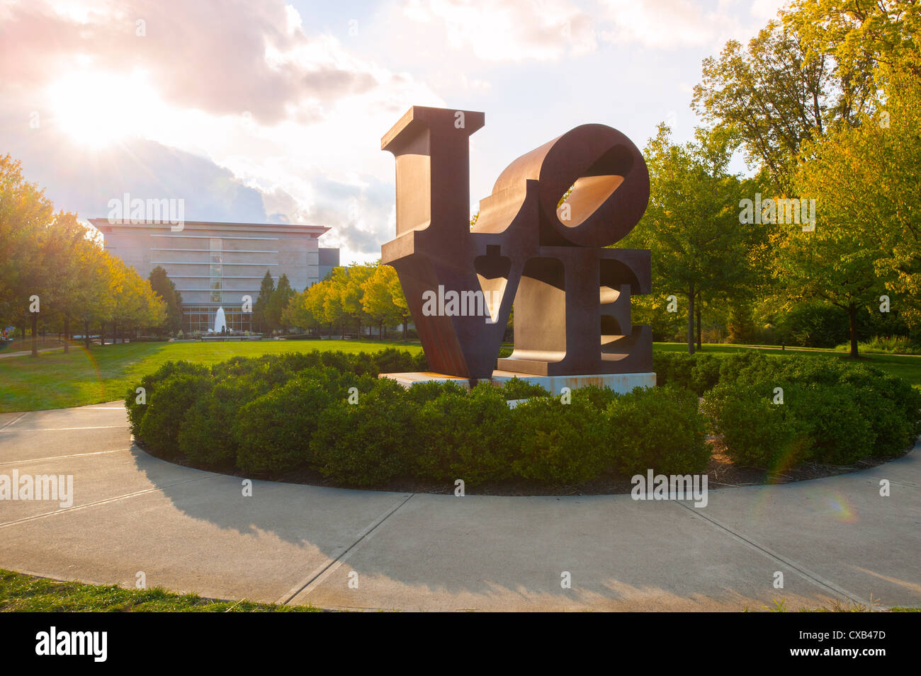 USA Indiana Indianapolis IN Indianapolis Museum of Art - die ursprüngliche Liebe Skulptur von Robert Indiana Stockfoto