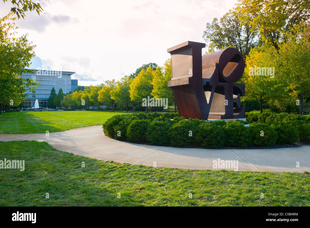 USA Indiana Indianapolis IN Indianapolis Museum of Art - die ursprüngliche Liebe Skulptur von Robert Indiana Stockfoto