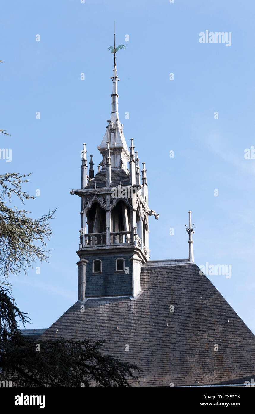 Der Belfried und Flandern Schiefer Dach dem Donjon du Capitole in Toulouse Haute-Garonne Midi-Pyrenäen-Frankreich Stockfoto