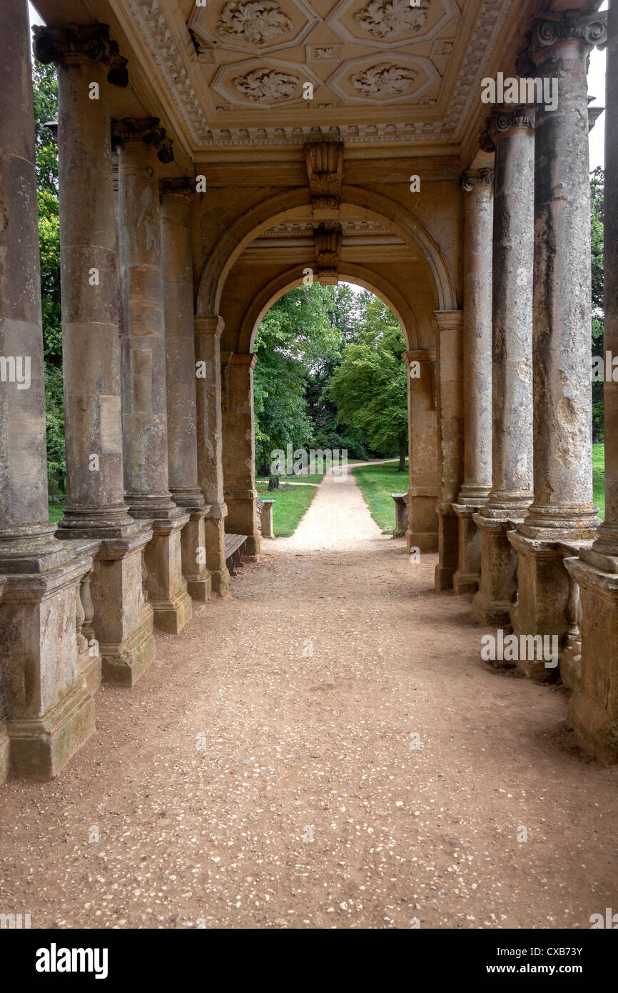 Palladianische Brücke am Stowe Gärten und Parks anzeigen Stockfoto