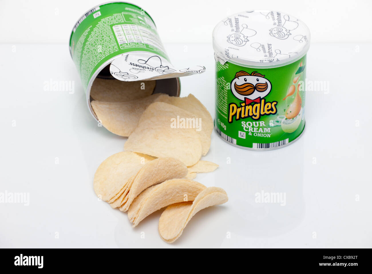 Saure Sahne und Zwiebel Chips Pringles Stockfoto