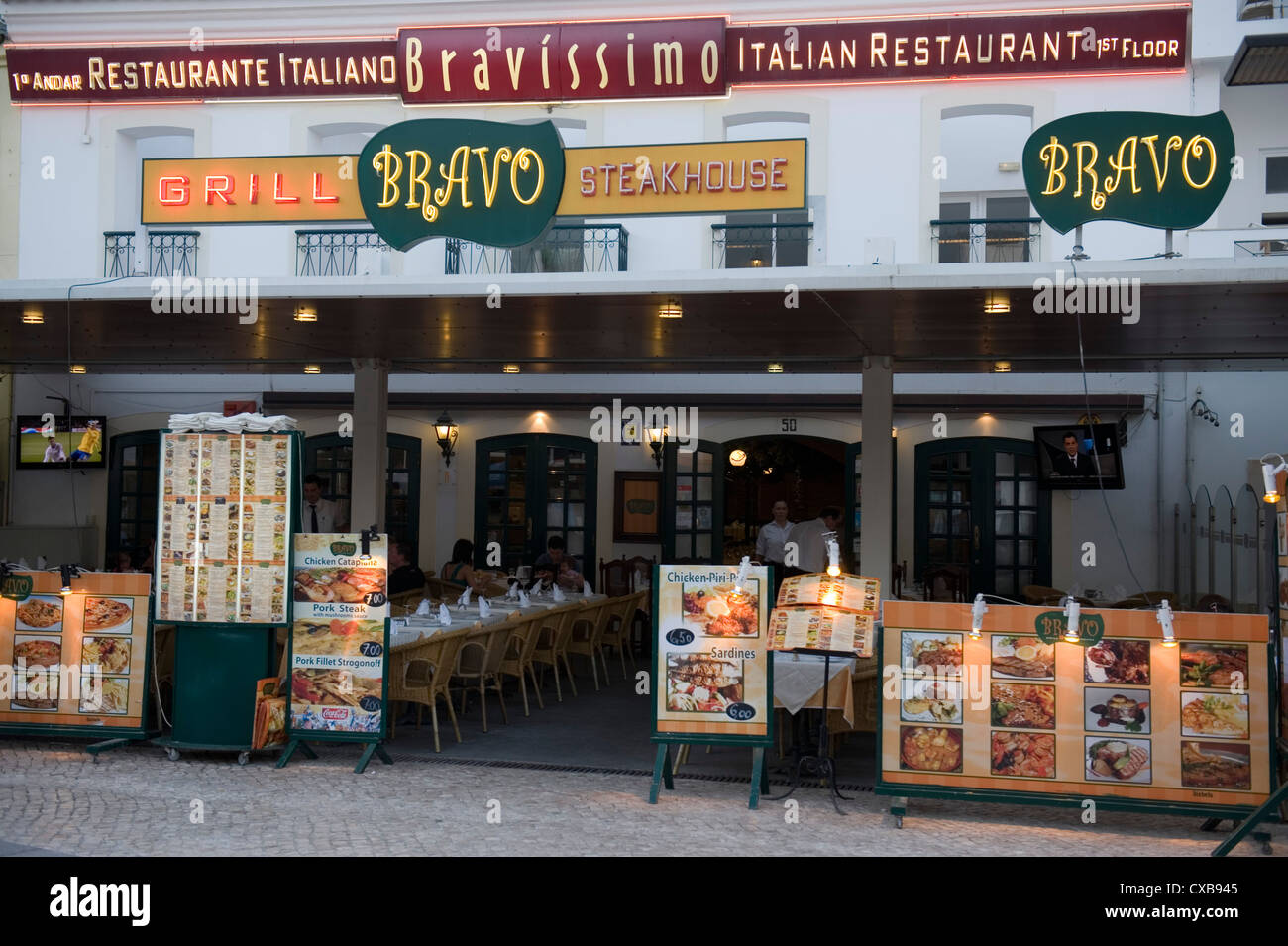 Stadt, Nacht, Albufeira, Algarve, Café, restaurant Stockfoto