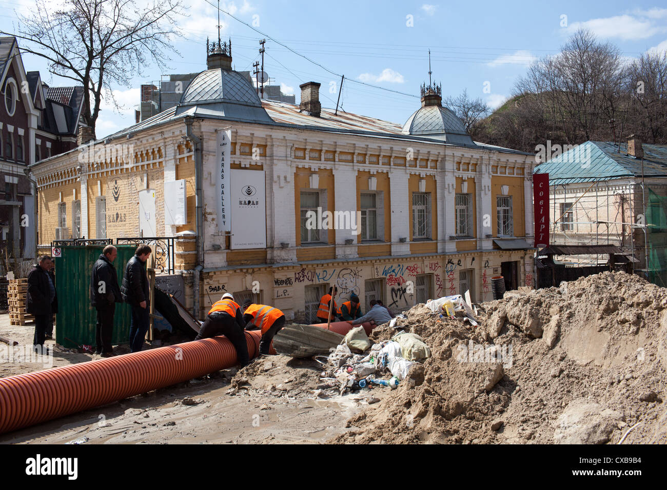 Die umstrittenen Rekonstruktion des historischen Andriyivsky Uzviz (Abstieg) in Kiew, Ukraine, Osteuropa Stockfoto