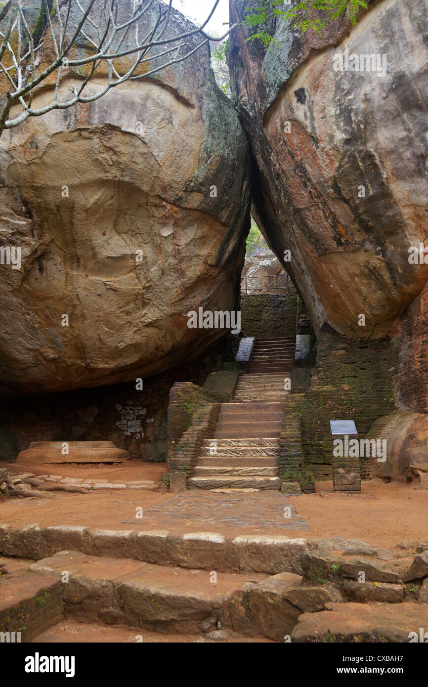 Ersten Boulder Eingang, Felsenfestung Sigiriya Löwe, Sigiriya, UNESCO