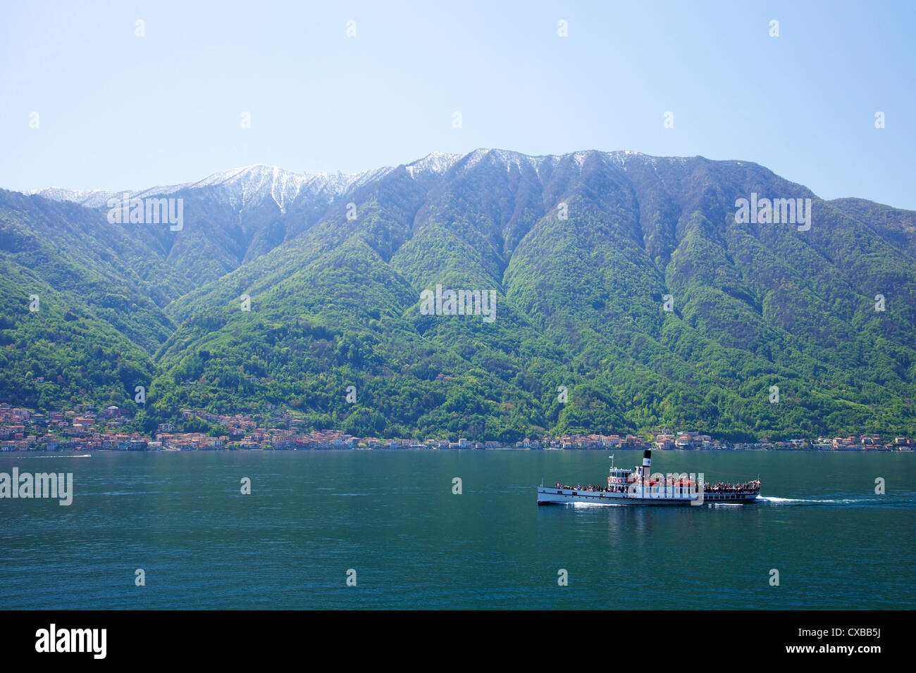 Dampfer Fähre Milano am Comer See im Frühling Sonnenschein, italienische Seen, Oberitalien, Europa Stockfoto