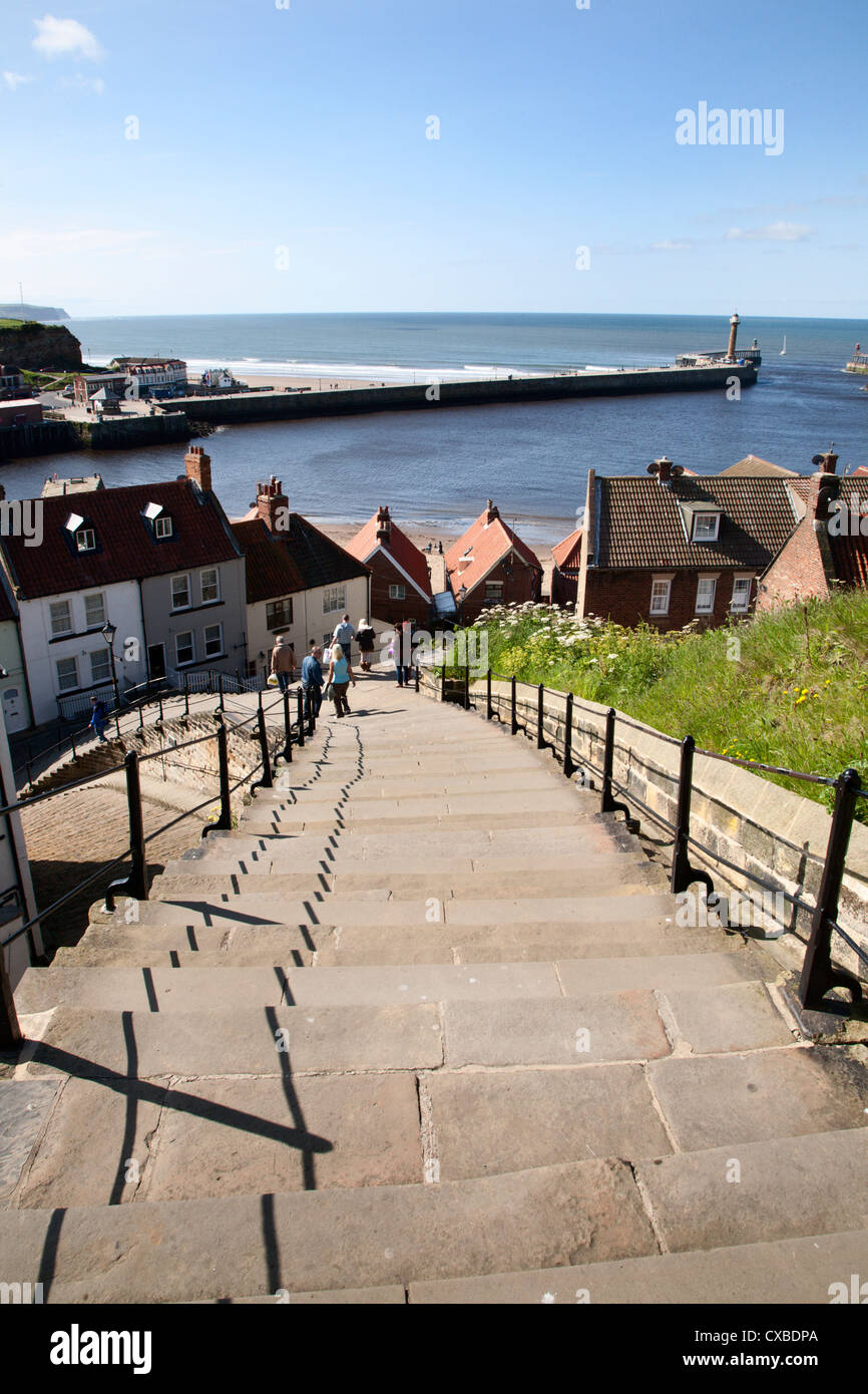 Die 199 Stufen in Whitby, North Yorkshire, England, Vereinigtes Königreich, Europa Stockfoto