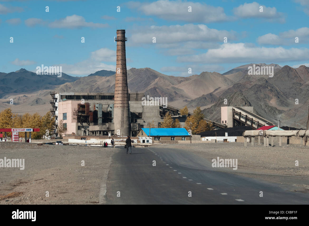 alten sowjetischen Fabrik in Bayan-Ölgii in der westlichen Mongolei Stockfoto