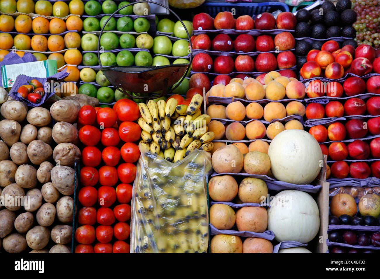 Früchte auf dem Markt in Humahuaca, Quebrada de Humahuaca, Provinz Jujuy, Argentinien. Stockfoto