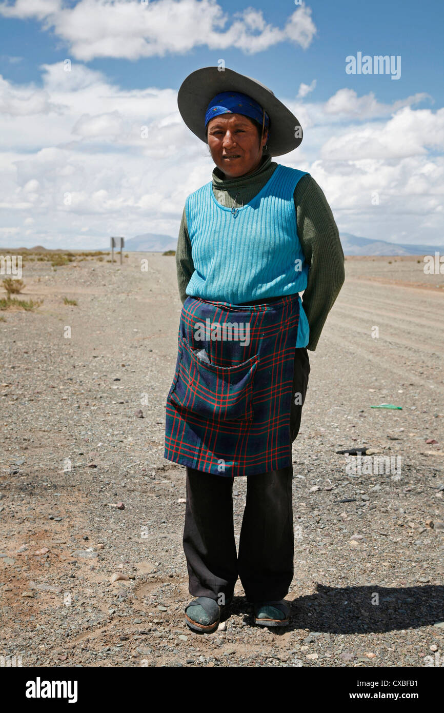 Porträt einer Quechua-Frau in der Nähe von Salinas Grandes, Provinz Jujuy, Argentinien. Stockfoto