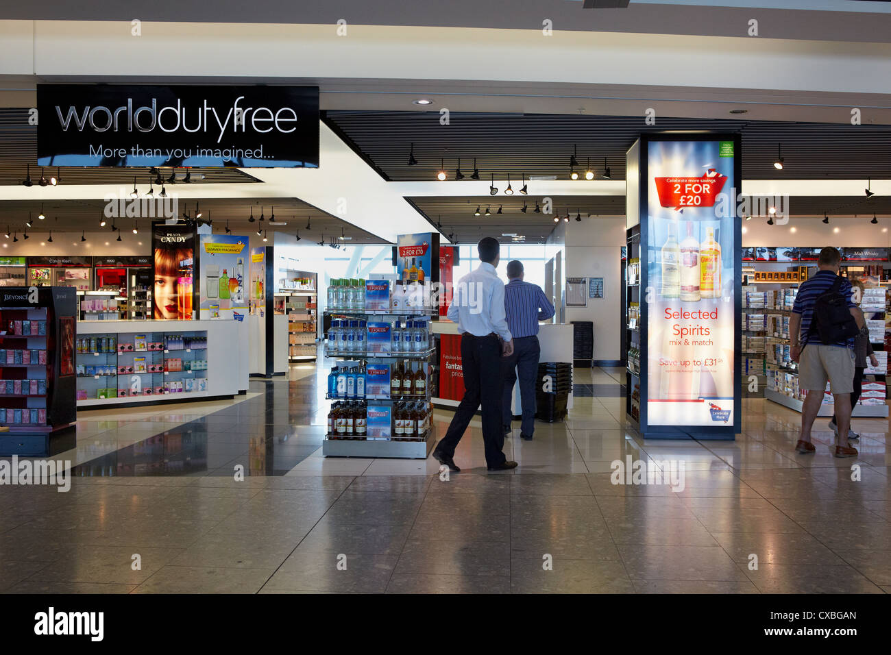 Heathrow Flughafen Duty Free Shop, UK Stockfoto