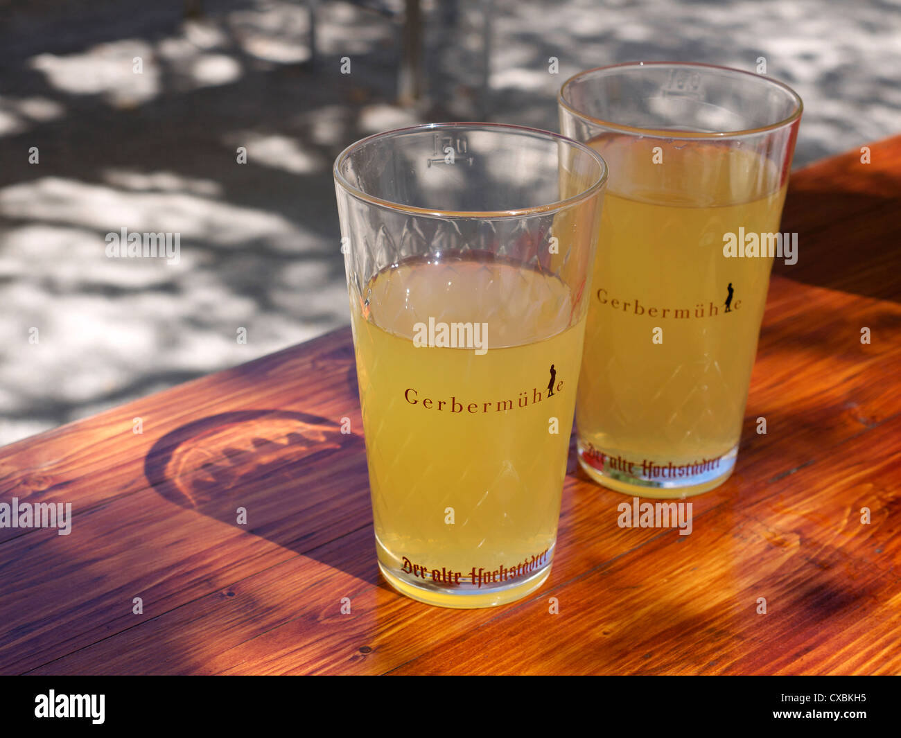 Glas original Frankfurter Apfelwein, unterzeichnet mit "Gerbermühle" Stockfoto