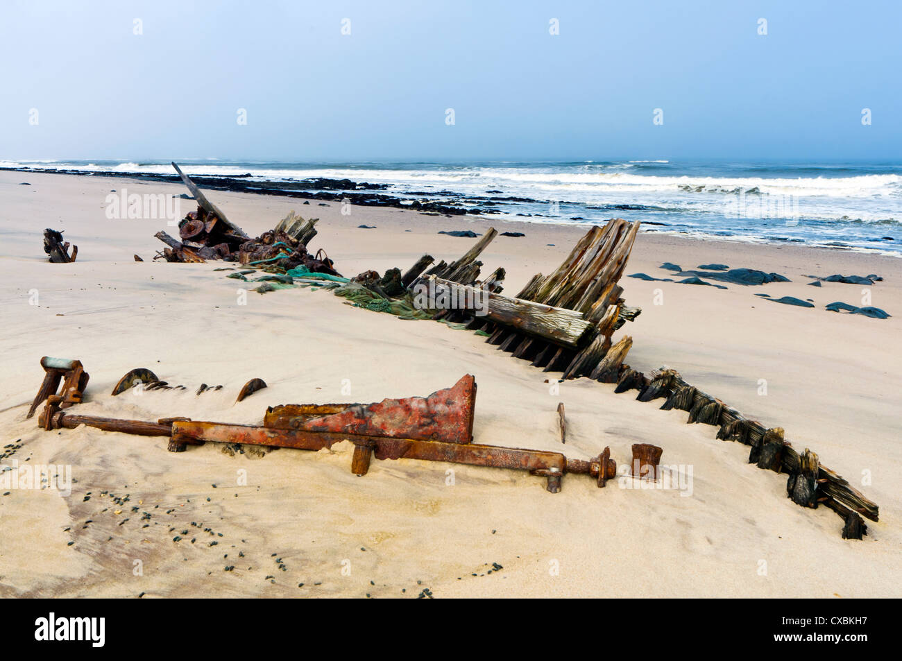 Schiffswrack bleibt, Skeleton Coast, Namib-Wüste, Namibia, Afrika Stockfoto