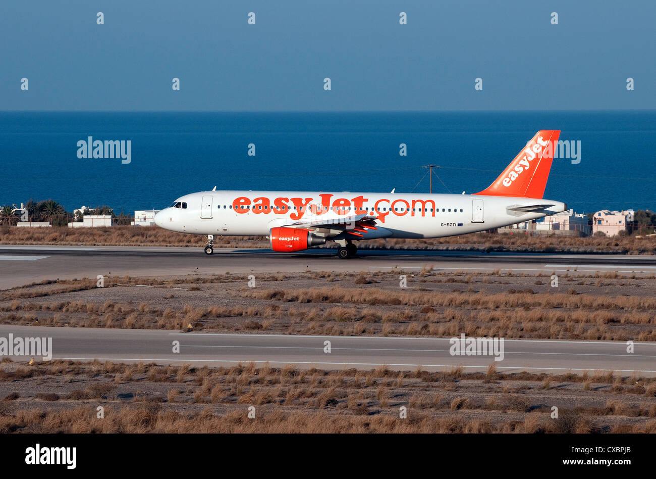 Santorini flughafen -Fotos und -Bildmaterial in hoher Auflösung – Alamy