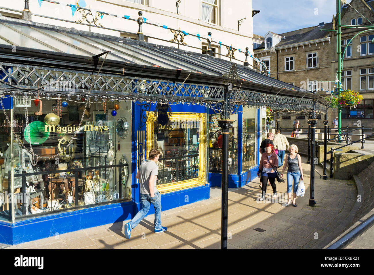 Buxton Stadtzentrum viktorianischen Arcade Geschäfte High Peak District Derbyshire England UK GB EU Europe Stockfoto