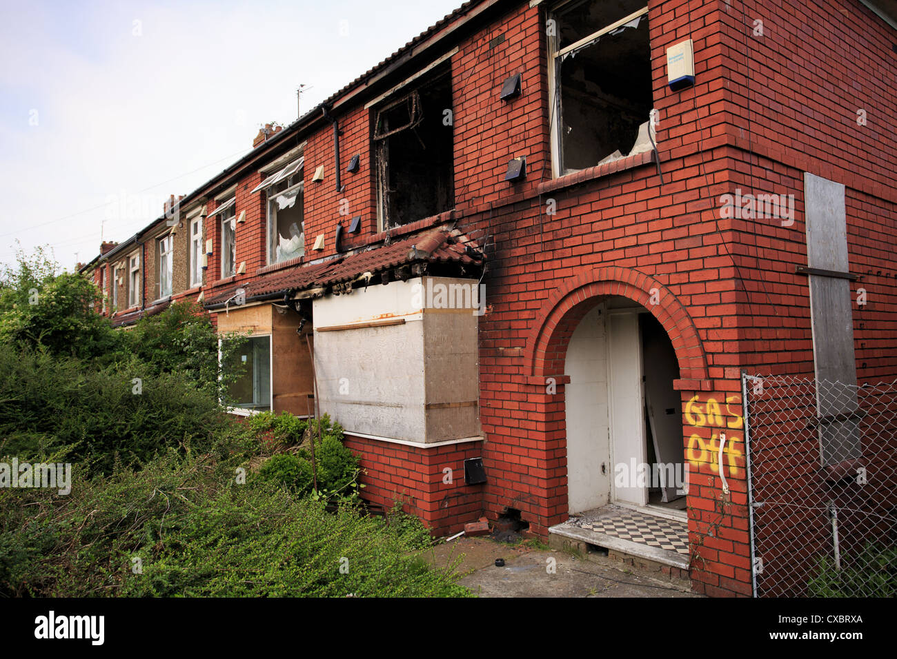 Haus durch Feuer bereit, abgerissen werden entkernt Stockfoto