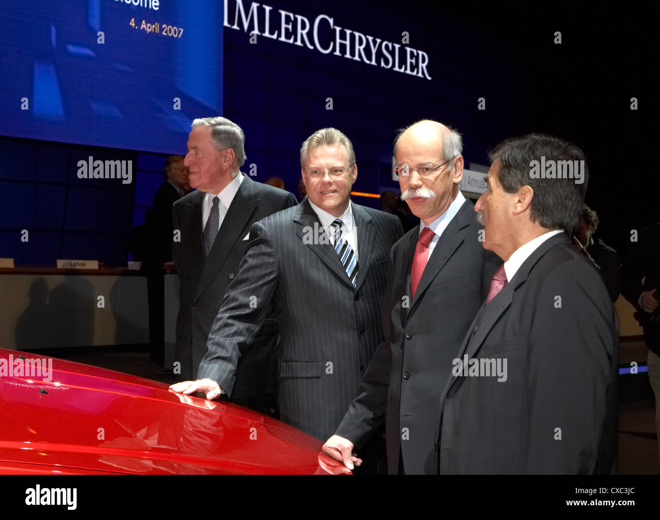 Berlin - DaimlerChrysler Vorstände Zetsche und LaSorda Stockfoto