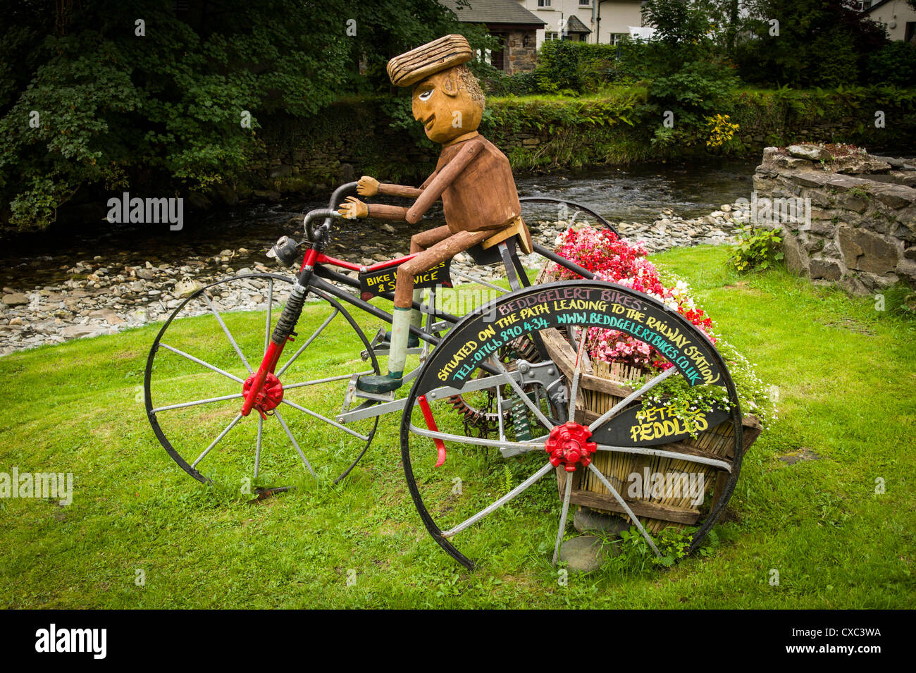Floral Dreirad Werbe Gerät mit einer Prise Humor Stockfoto