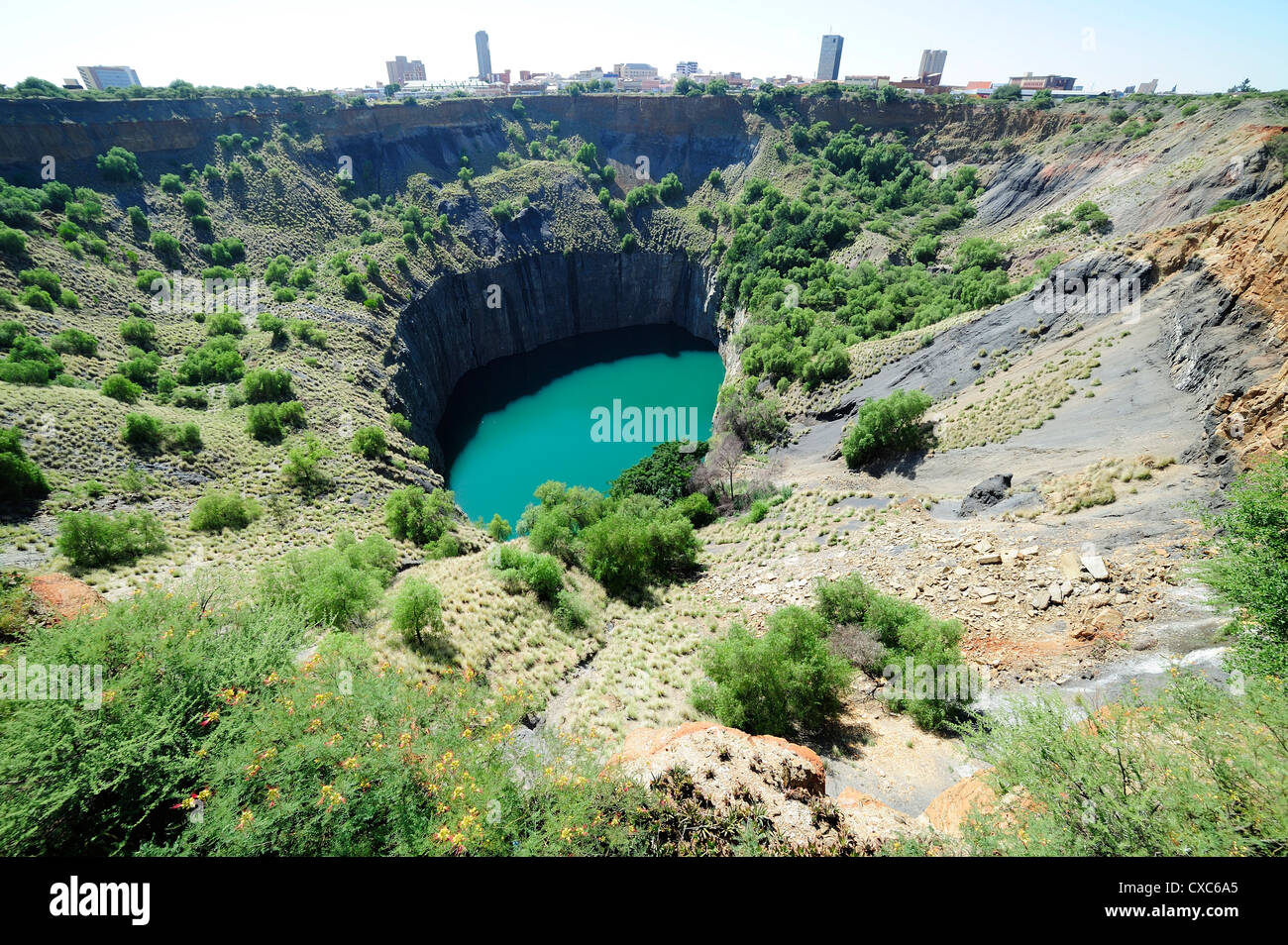 Das große Loch, Kimberley Diamond Mine, jetzt gefüllt mit Wasser, Südafrika, Afrika Stockfoto