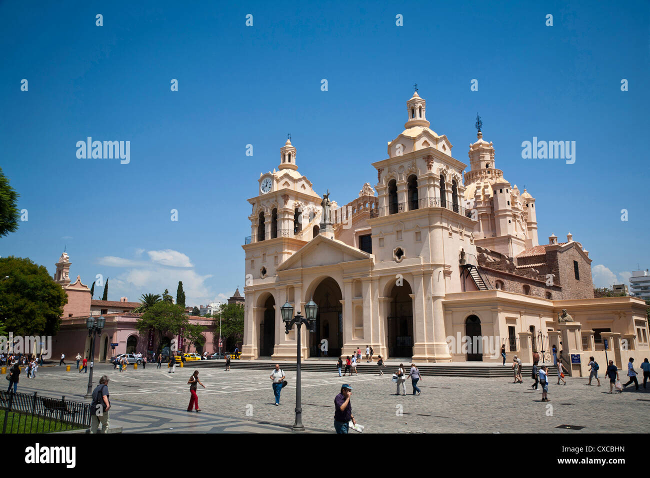 Iglesia Catedral am Plaza San Martin, Cordoba City, Provinz Córdoba, Argentinien. Stockfoto