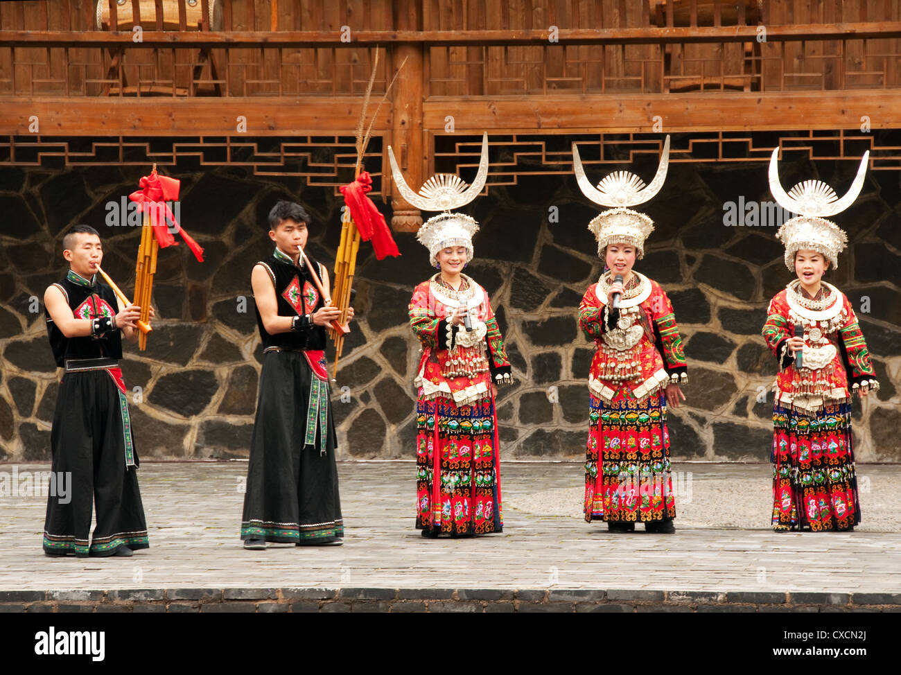 Miao Tänzer und Musiker, Xijiang Dorf, China Stockfoto