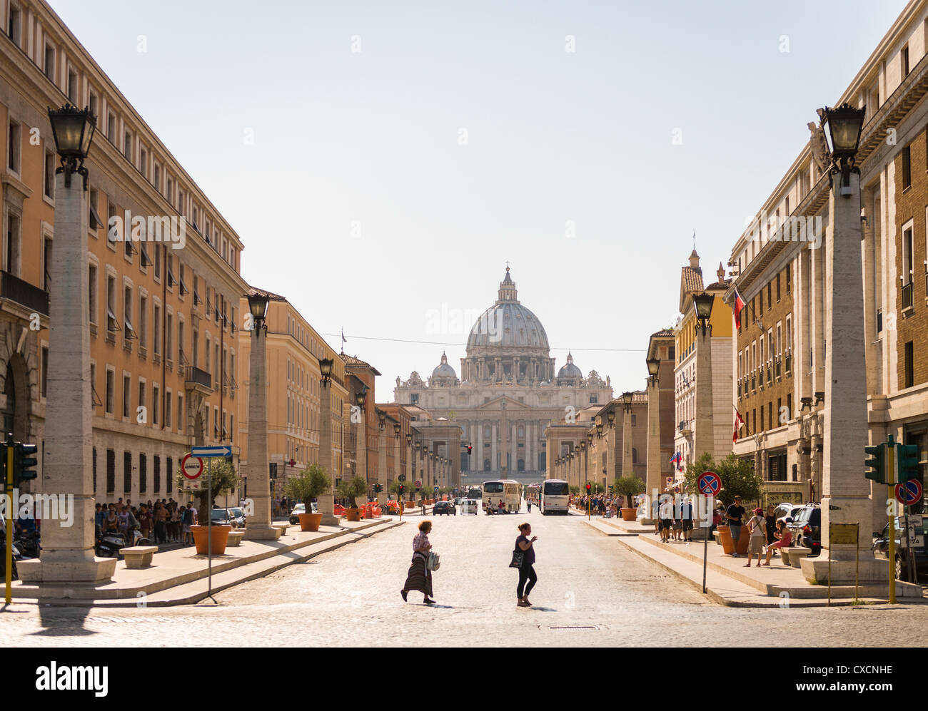 St Peter Basilica betrachtet von Via della Conciliazione, Rom, Roma, Italy, Italia, Europa Stockfoto