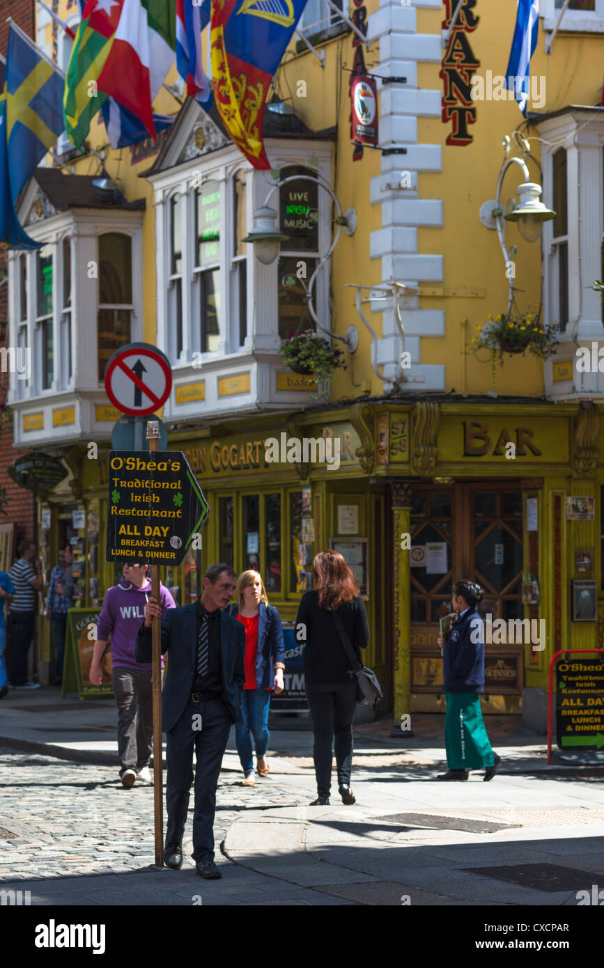 Oliver St. John Gogarty Pub in Temple Bar, Dublin, Irland. Auch bekannt als "Gogarty". Stockfoto