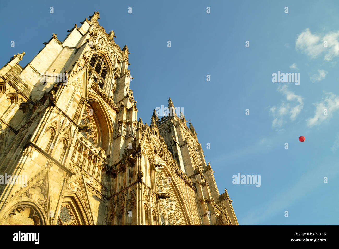 Hot air balloon york Fotos und Bildmaterial in hoher Auflösung Alamy