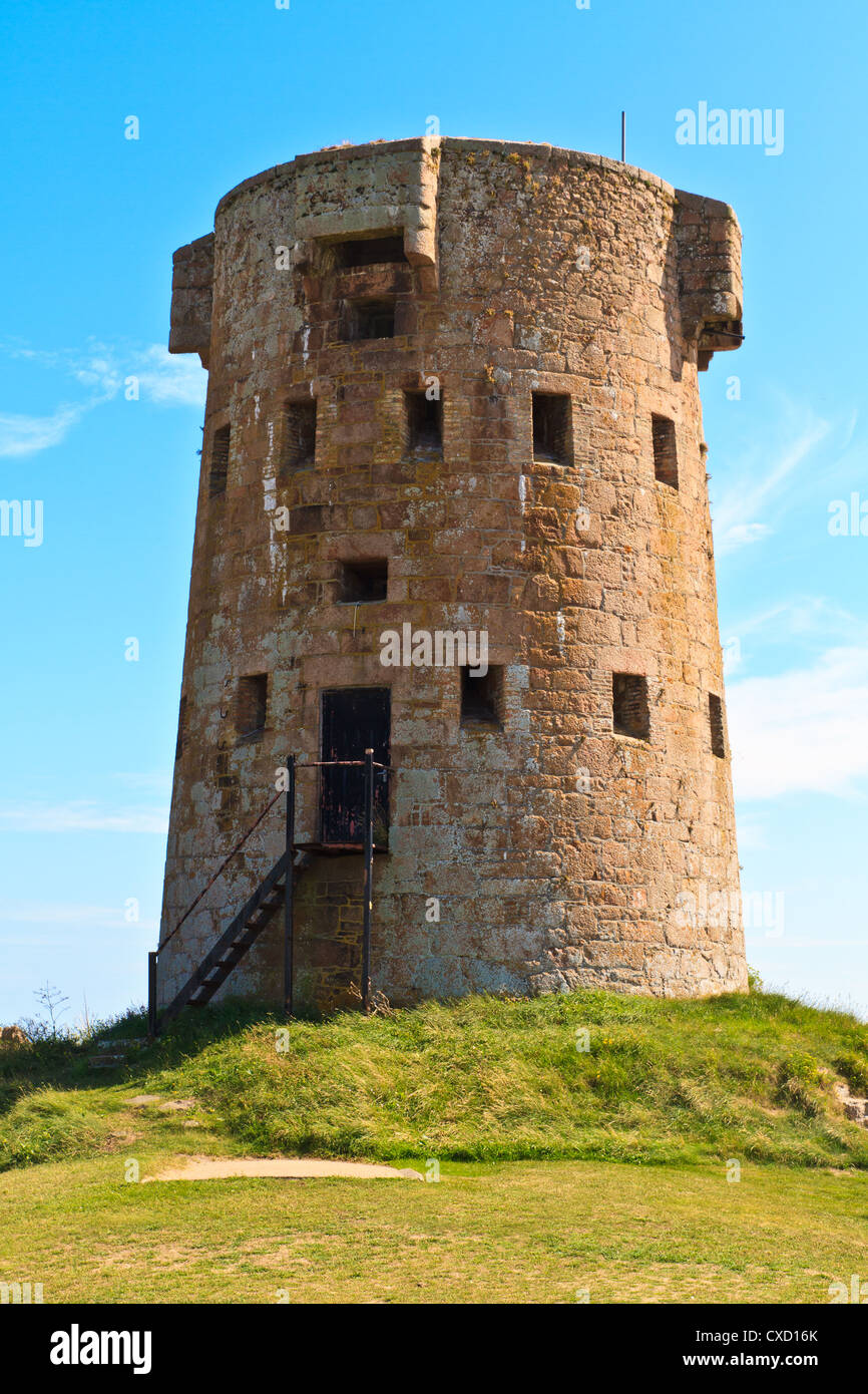 Coastal Turm von Jersey Insel Befestigungsanlagen an der Le Hocq, Kanalinseln, Großbritannien Stockfoto