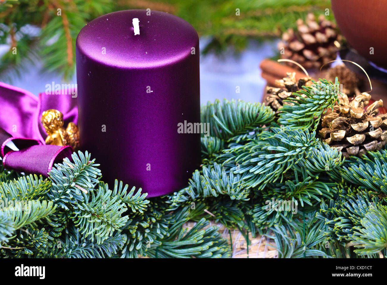 Kerze Weihnachten Adventskranz (Detailansicht) Stockfoto