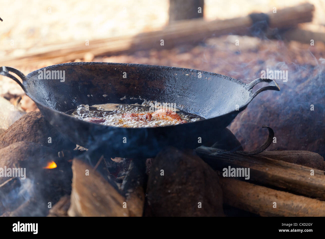 Wok auf den Diamantenfeldern Cempaka in Süd-Kalimantan in Indonesien Stockfoto