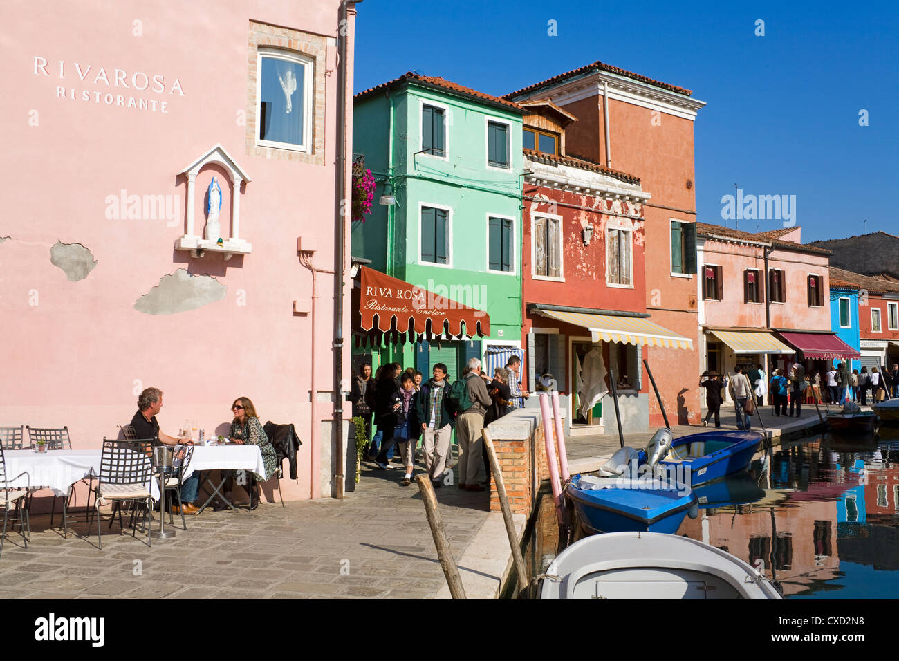 Kanal auf der Insel Burano, Venedig, Veneto, Italien, Europa Stockfoto
