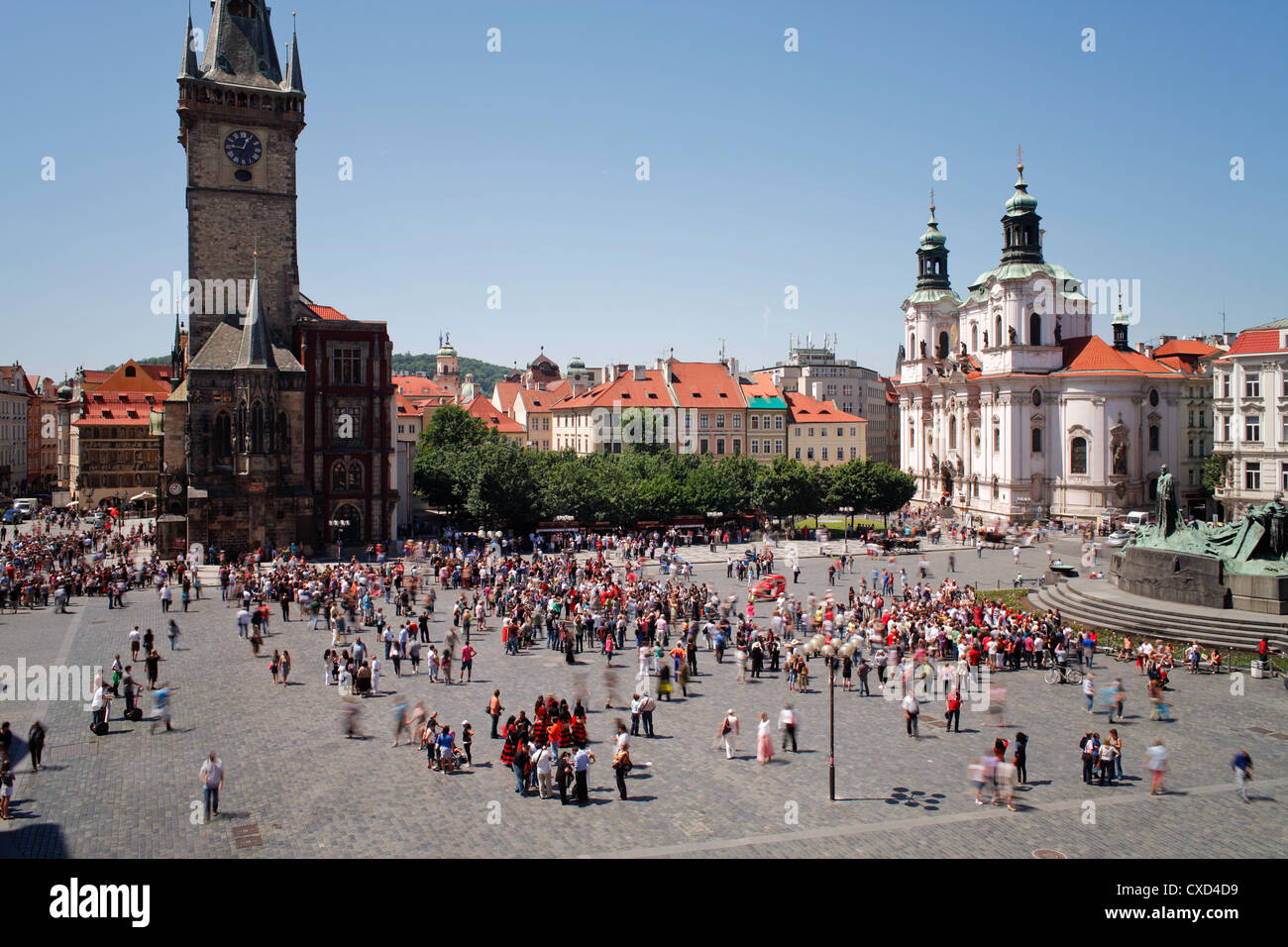 Die Old Town Hall Tower mit der berühmten himmlischen Uhr, Prag, Tschechische Republik, Europa Stockfoto