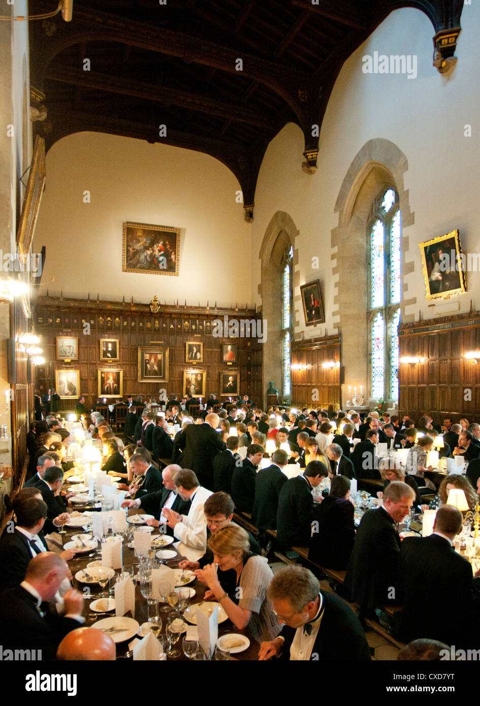 Oxbridge: Oxford College Black Tie Dinner im New College, Oxford University, UK Stockfoto