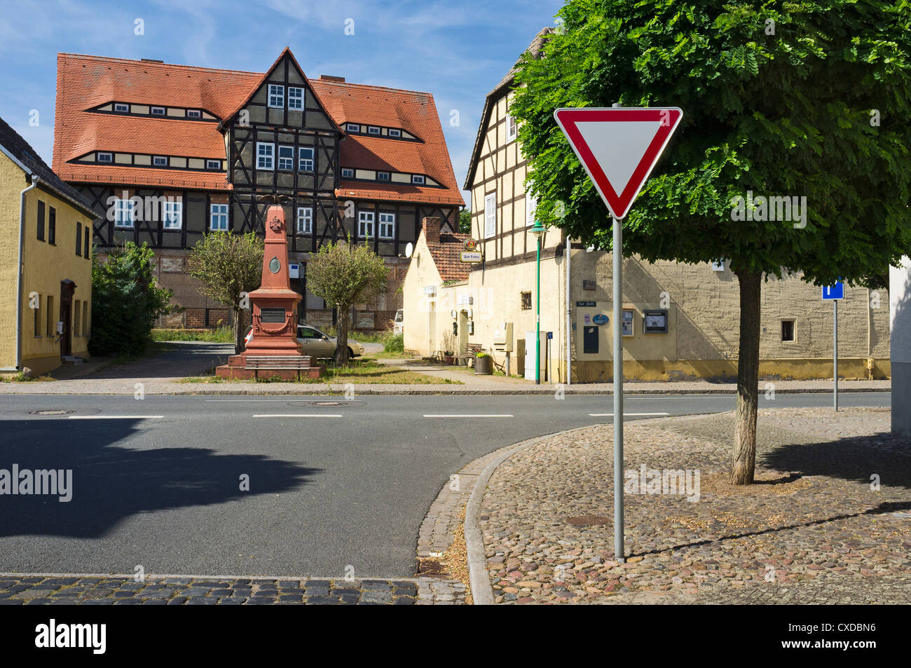 Dreiteiligem VorAmtshaus in Schweinitz, Landkreis Wittenberg, Sachsen-Anhalt, Deutschland, Europa Stockfoto