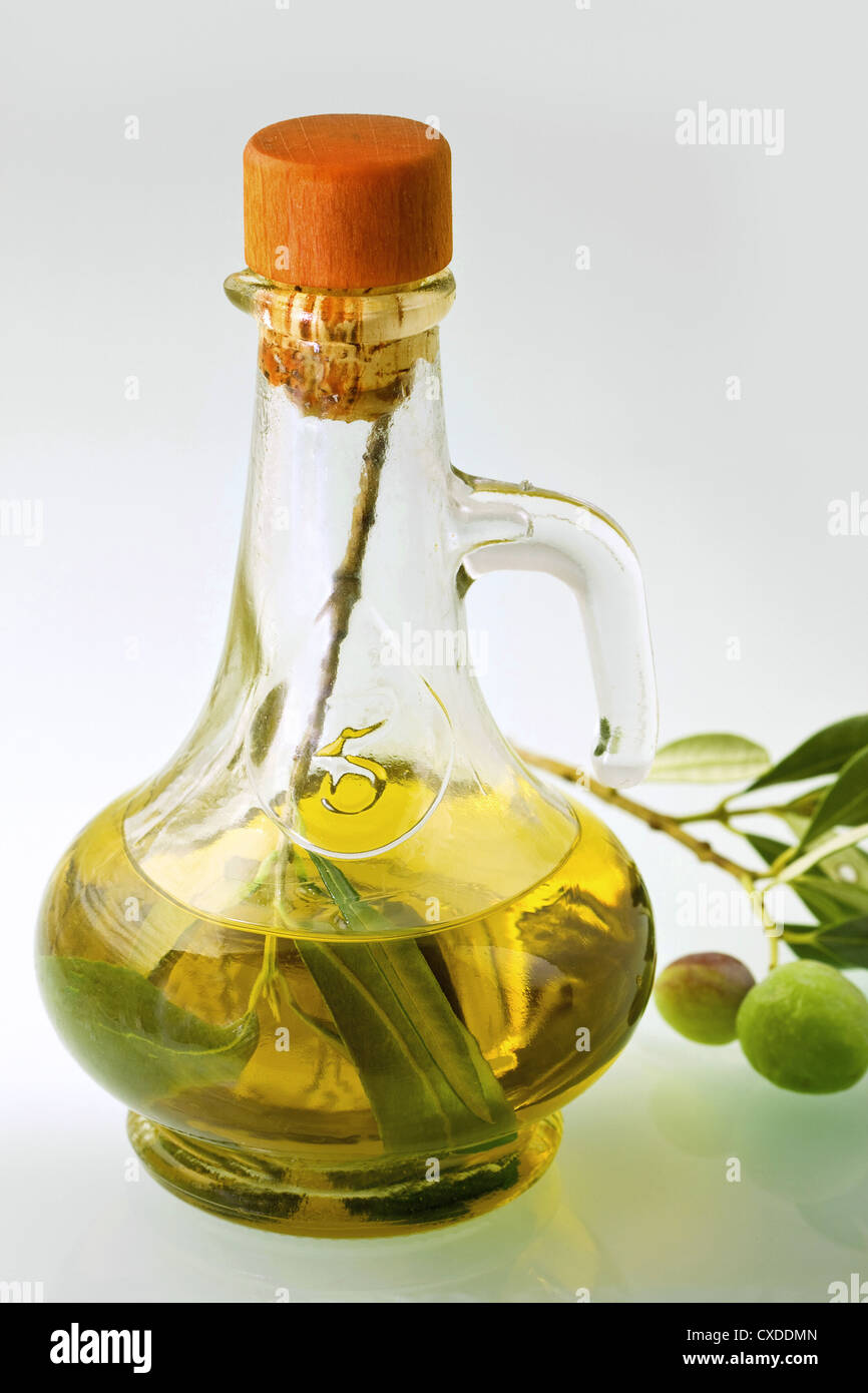 Olivenölflasche Stockfoto