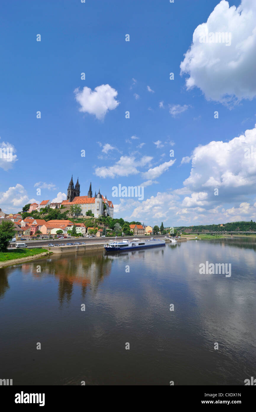 Kreuzfahrtschiff auf den Fluss Elbe, Meißen, Sachsen, Deutschland, Europa Stockfoto
