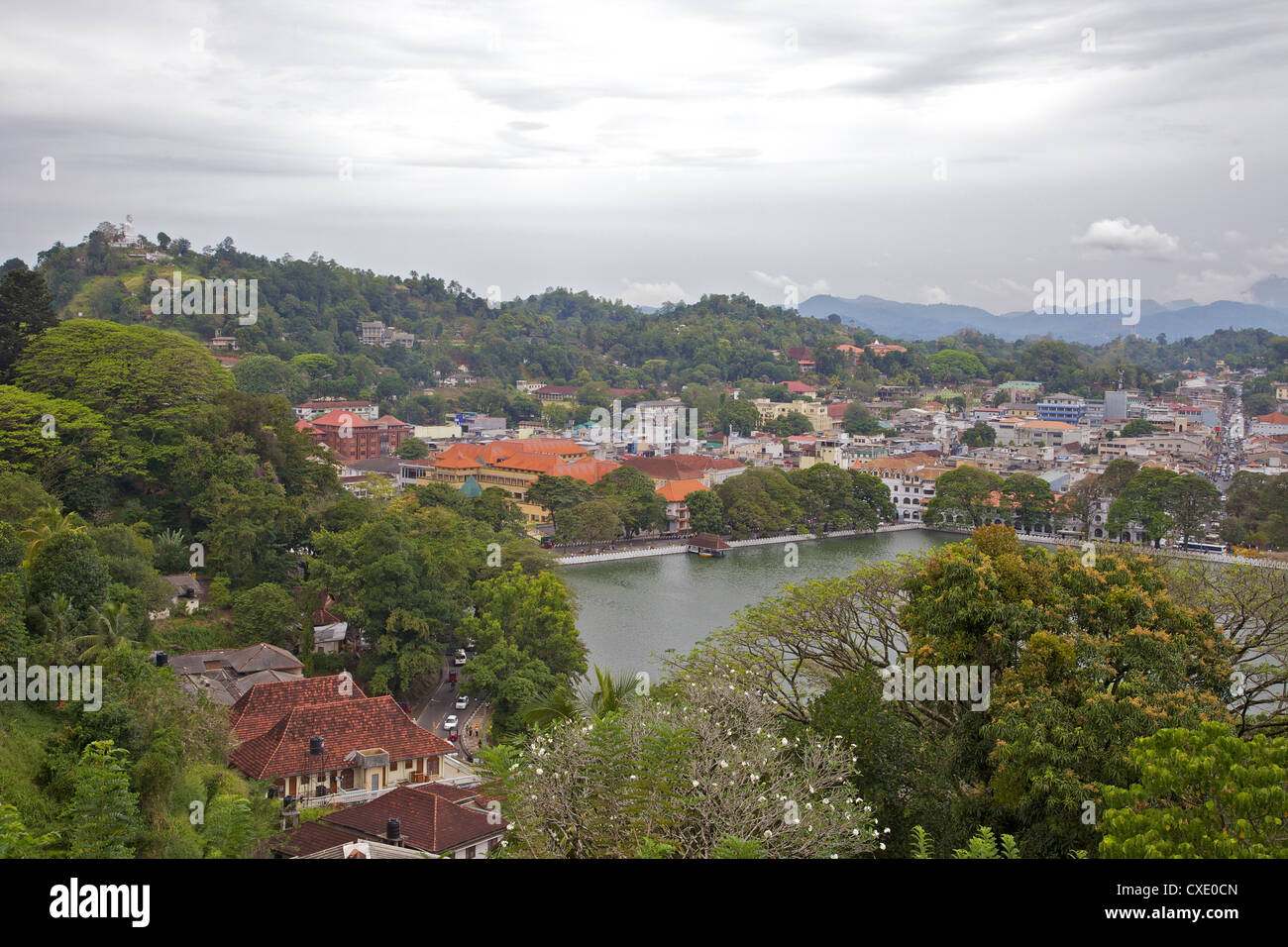 Blick auf See und Stadt Kandy, Sri Lanka, Asien Stockfoto
