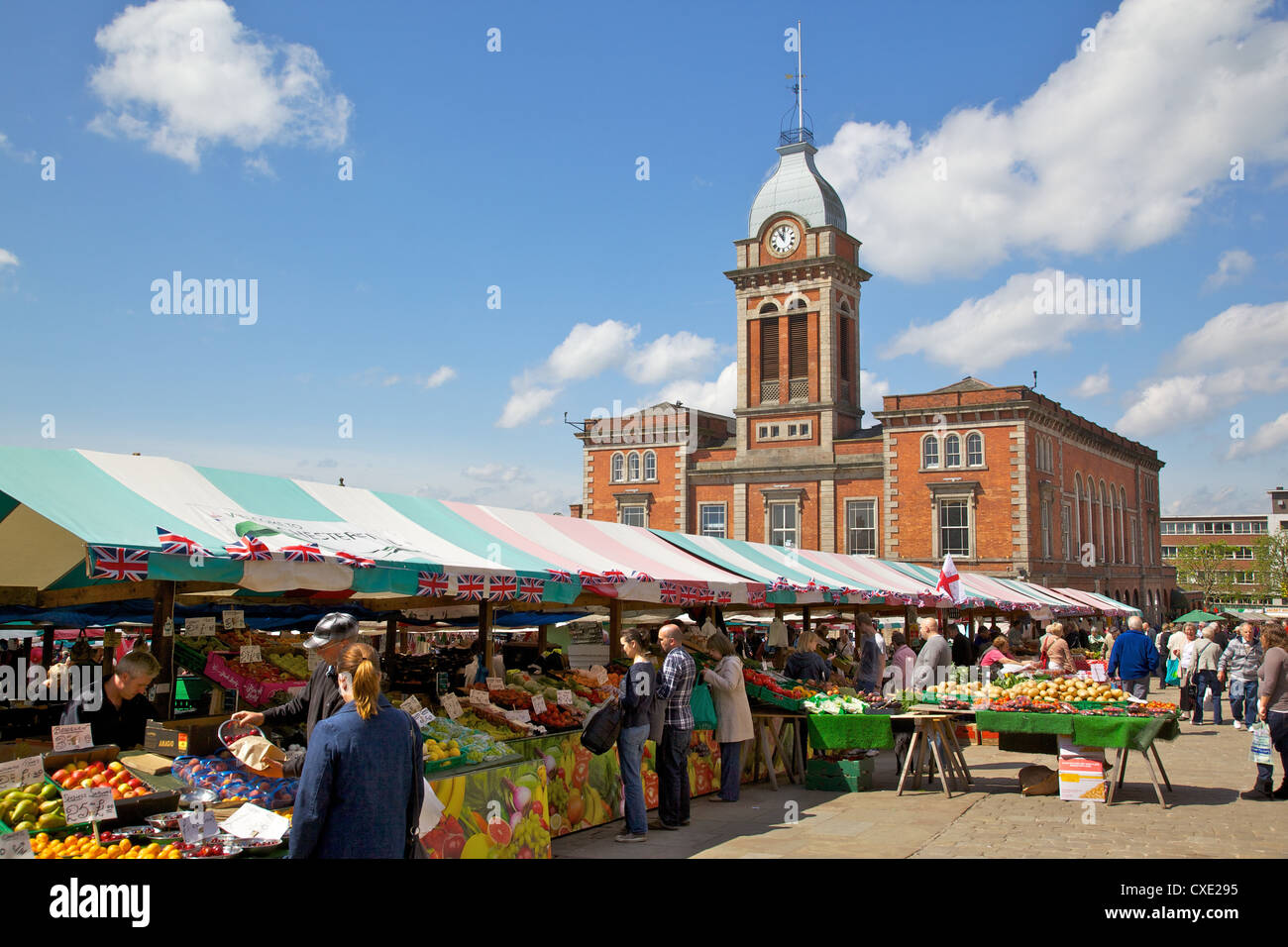 Markthalle und Markt Stände, Chesterfield, Derbyshire, England, Vereinigtes Königreich, Europa Stockfoto