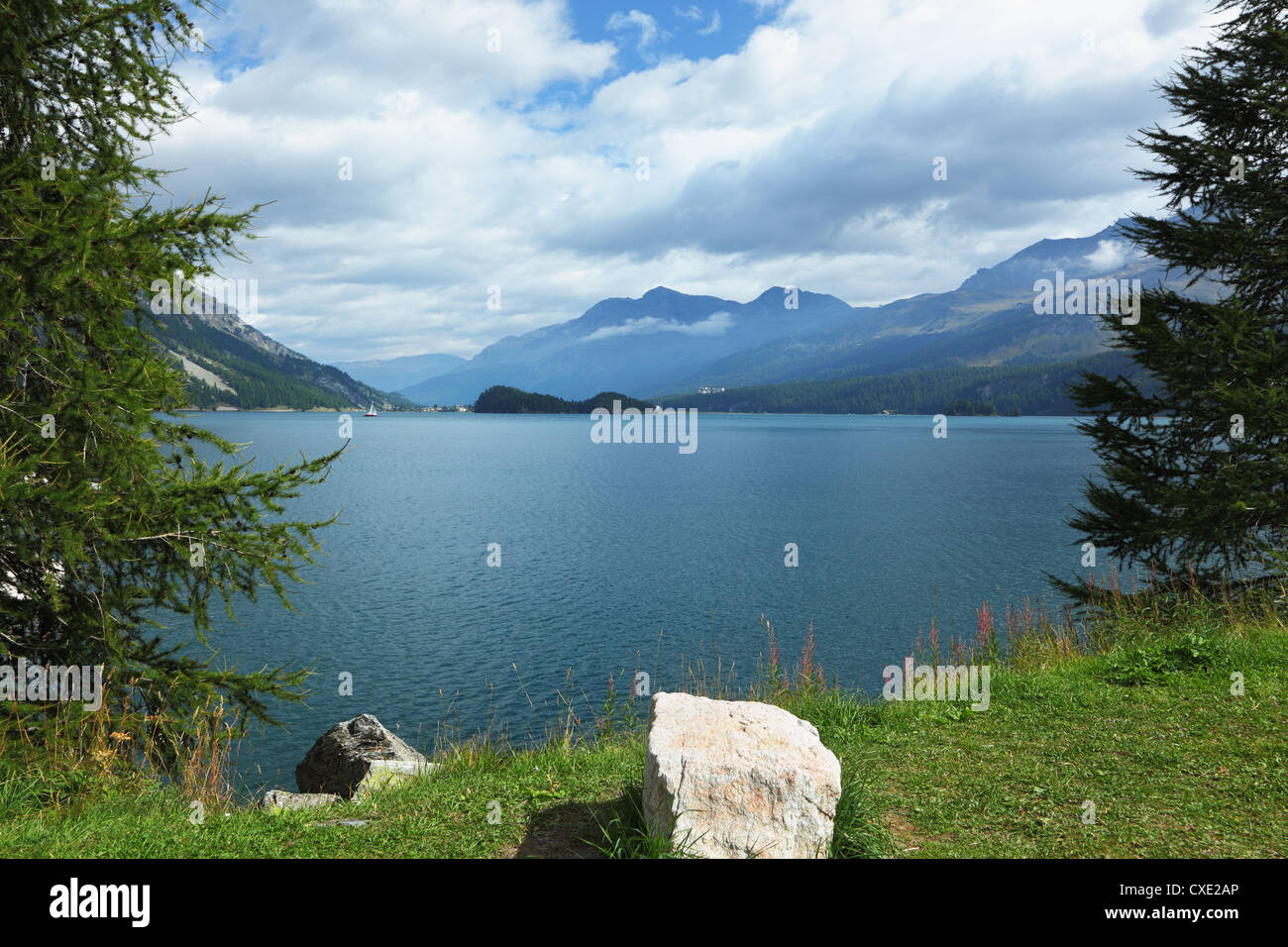 Der malerische See in den Schweizer Alpen Stockfoto