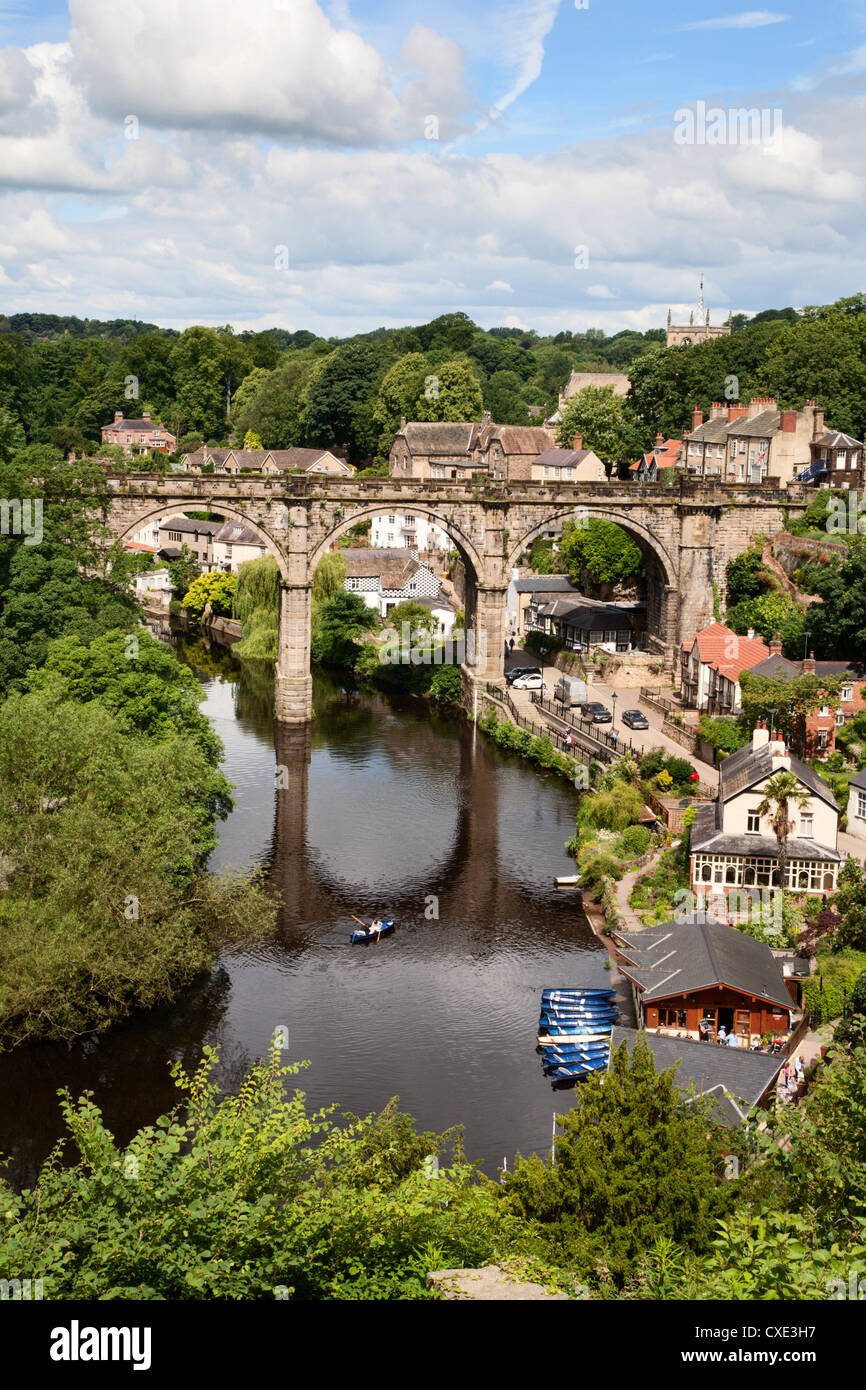 Knaresborough Viadukt und Fluß Nidd im Sommer, Knaresborough, North Yorkshire, Yorkshire, England, Vereinigtes Königreich, Europa Stockfoto