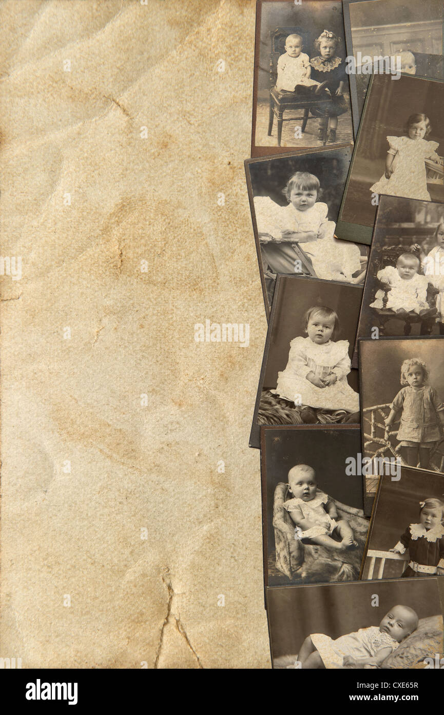 Vintage Baby-Bilder über Grunge Hintergrund um 1880-1900 Stockfoto