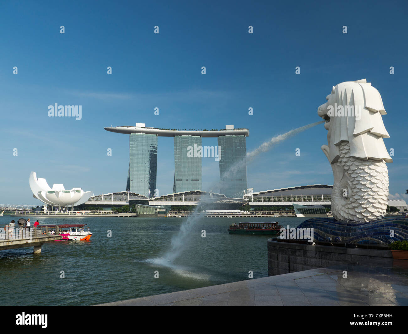 Marina Bay Sands Hotel angesehen vom Merlion Park, Singapur, Asien Stockfoto