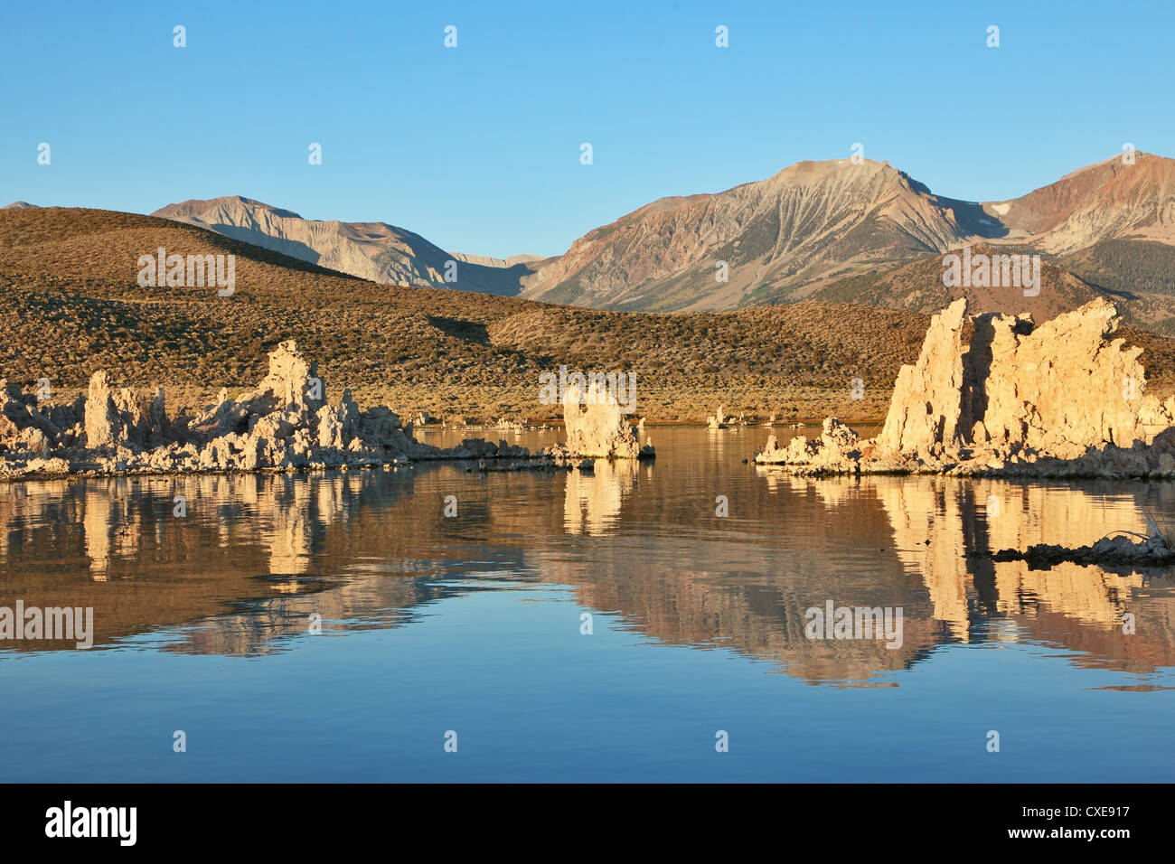 Traumhaft schöne Landschaft bei Sonnenuntergang. Stockfoto
