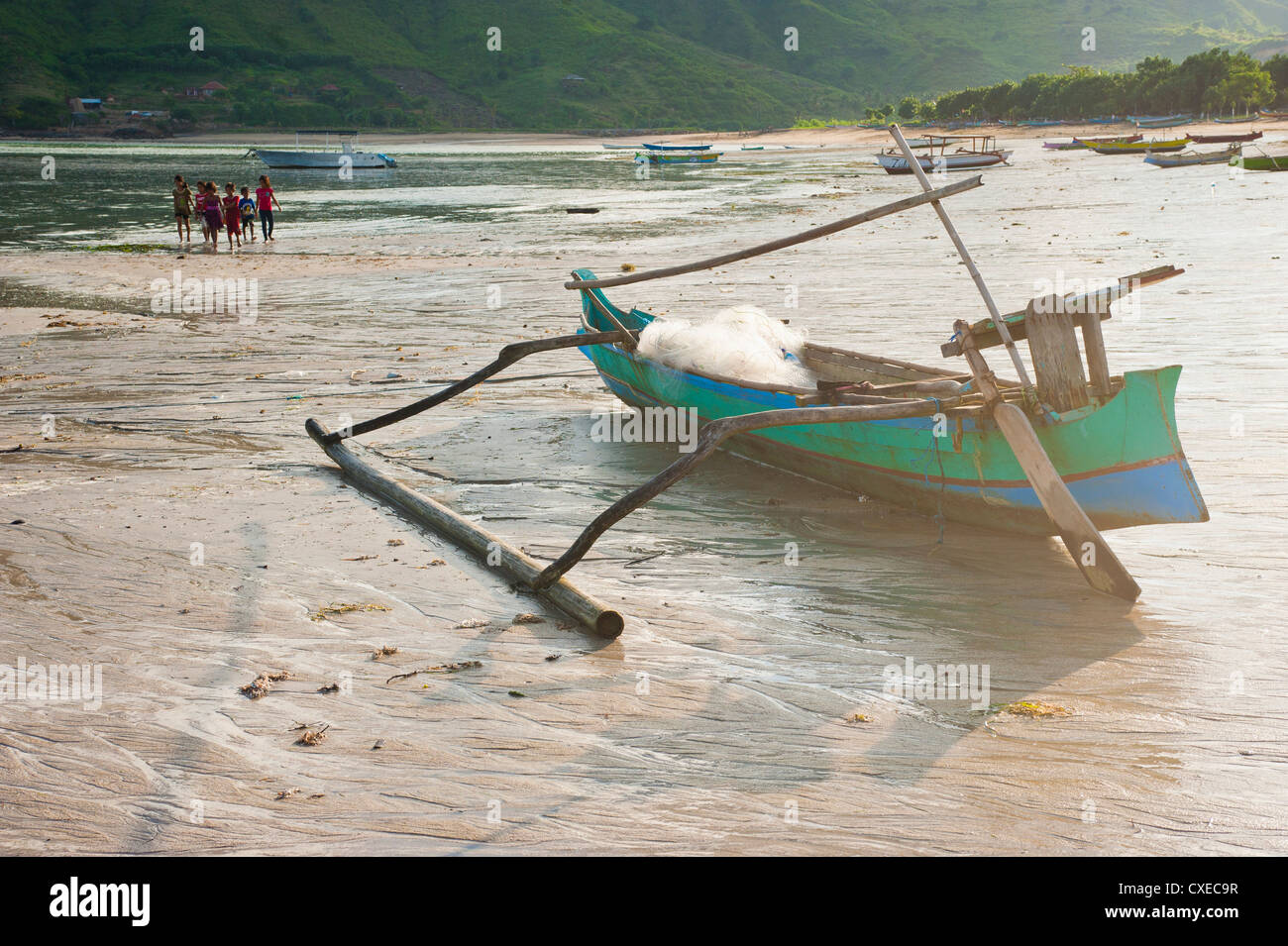 Angelboot/Fischerboot am Kuta Beach, Kuta Lombok, Indonesien, Südostasien, Asien Stockfoto