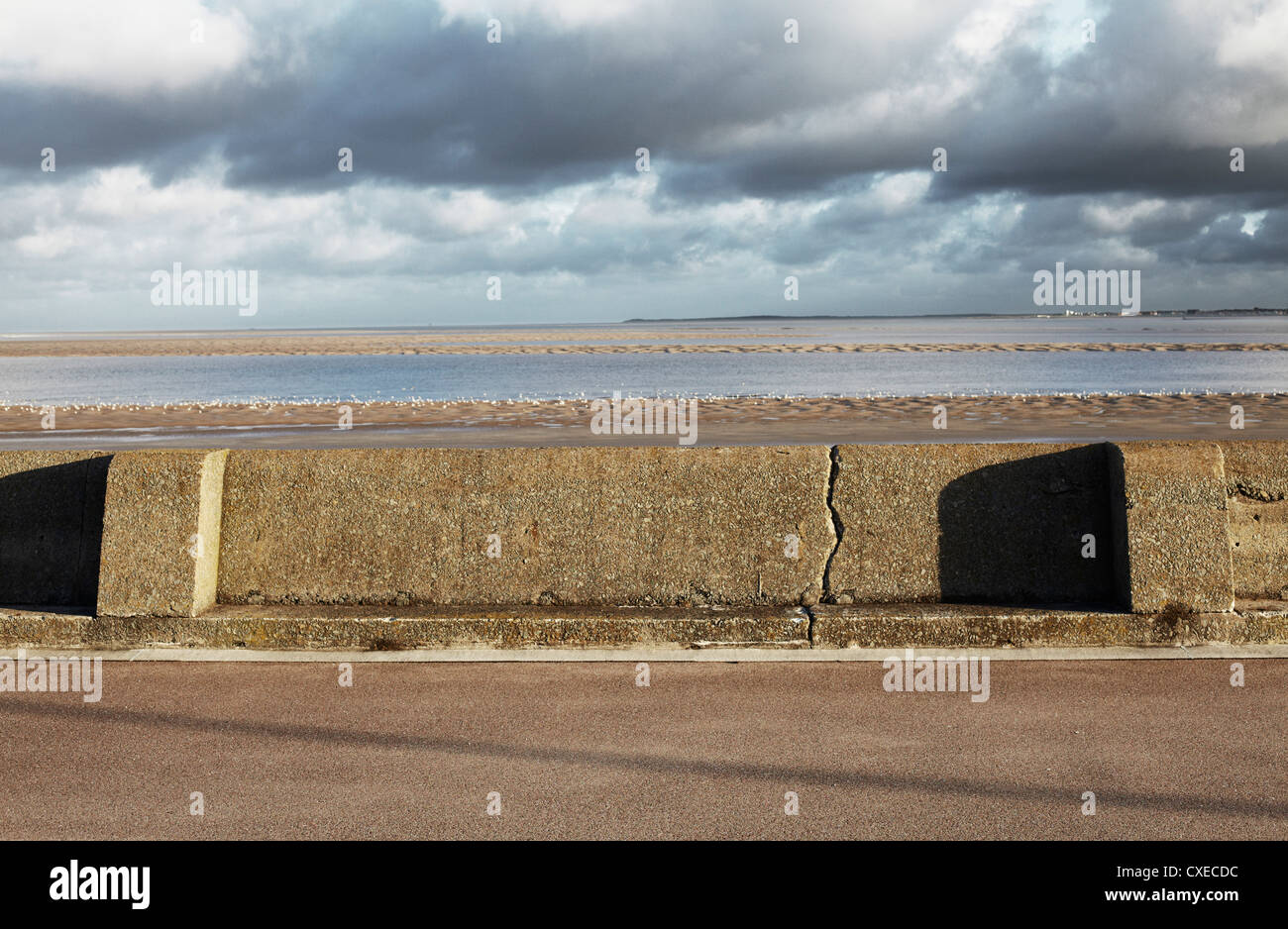 Riss in der Wand in New Brighton, UK Stockfoto